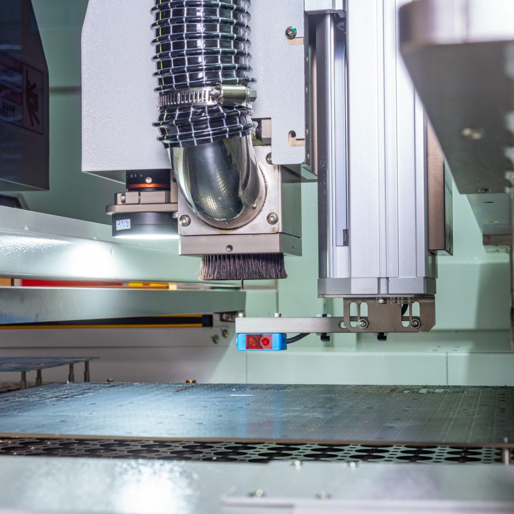 IKT | PCB Circuito Routing Machine fúró és marógép Aurotek