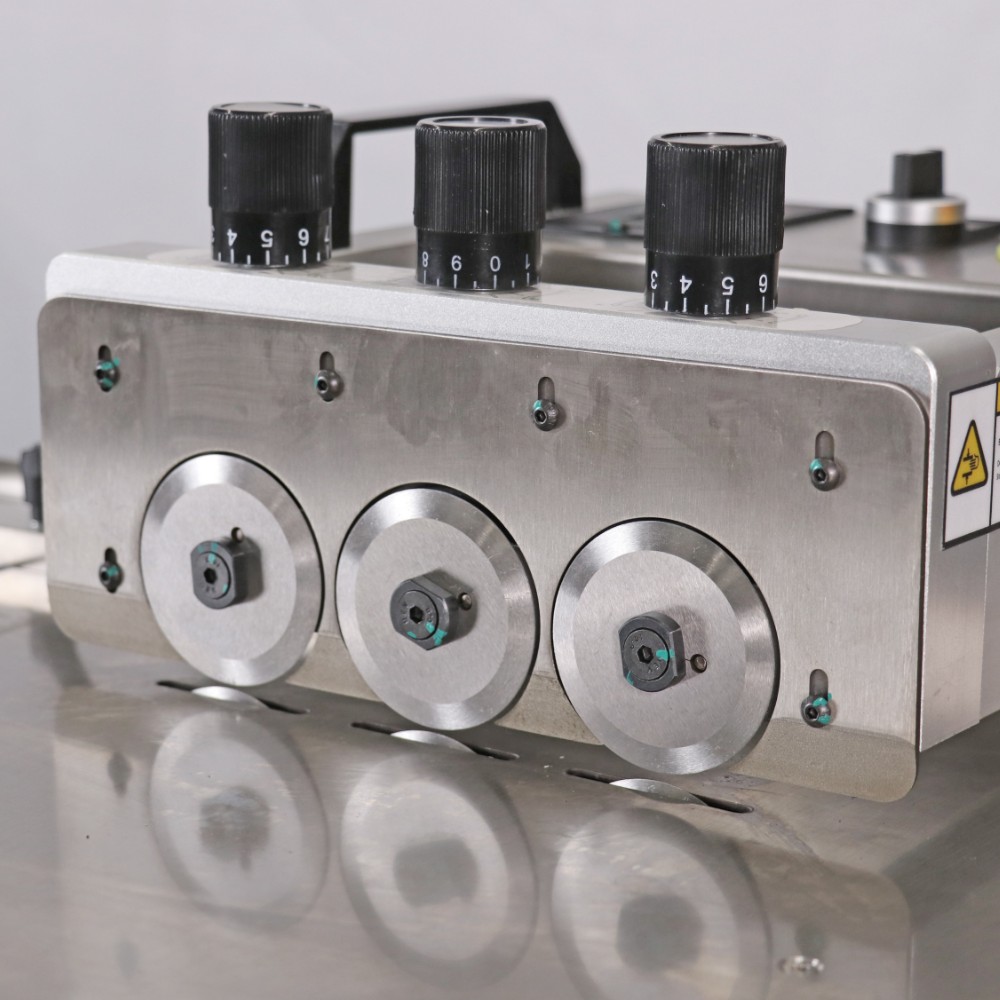 ICT-MLS1200 | Multi Blades LED elválasztó 