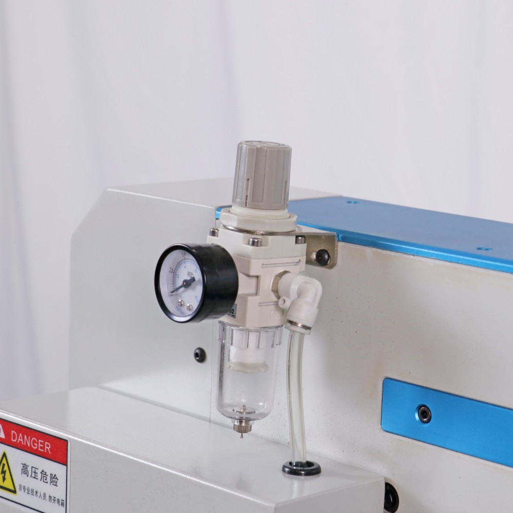 ICT-GV330 | Guillotine típusú PCB V-vágású gép