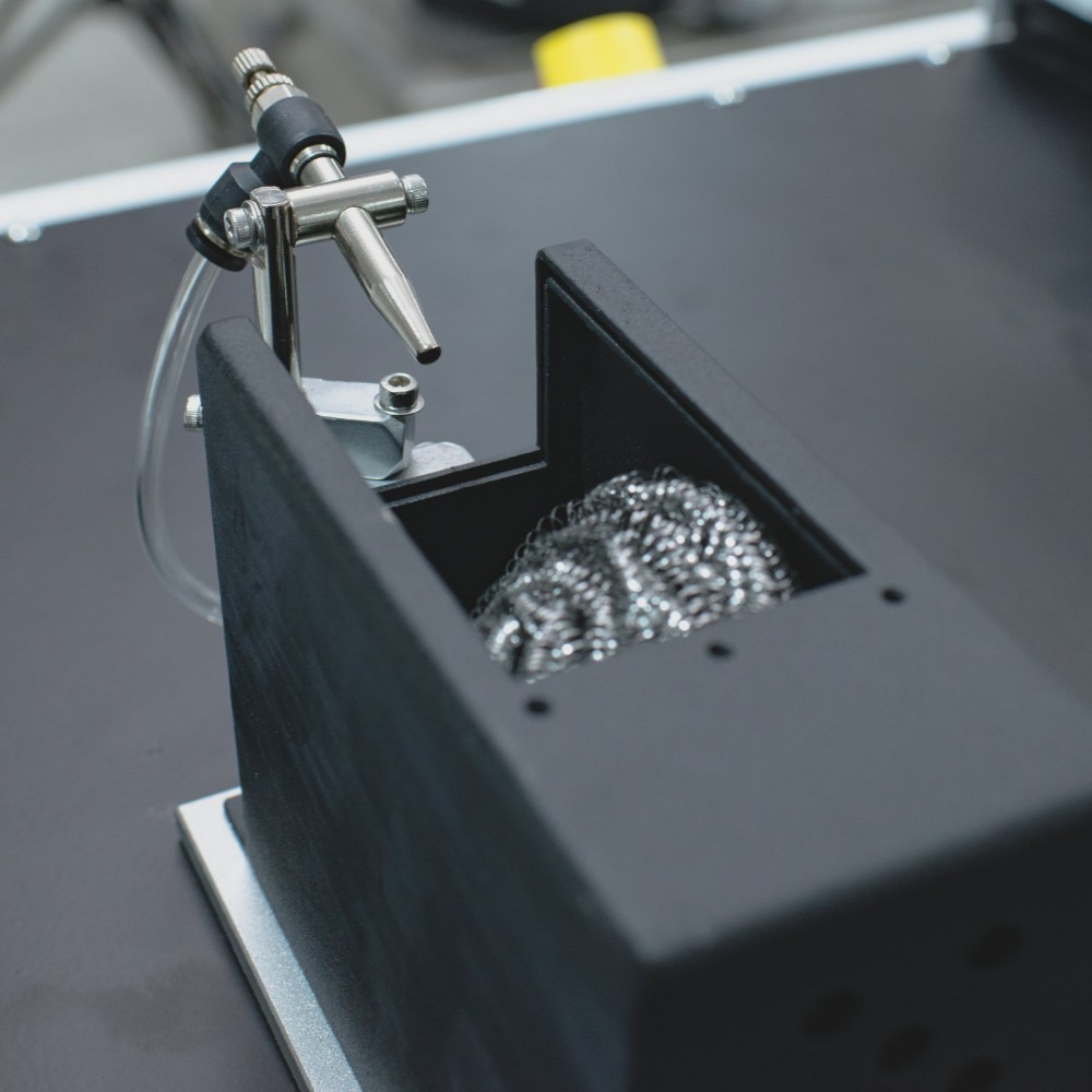 IKT | 4 tengelyes PCB Automata huzalforrasztó robot